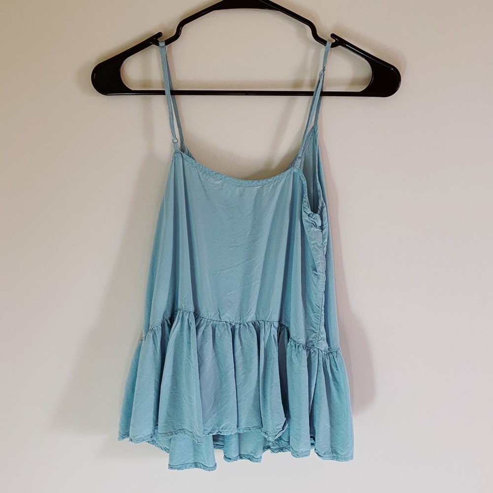 Old Navy flowy tank top 🦋 - Picture 2 of 2